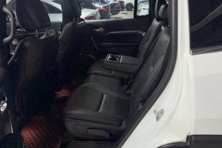 Jeep 大指挥官 2018款 2.0T 四驱尊享导航版 国V中控内饰7001