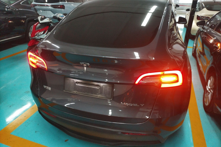 特斯拉 Model Y 2022款 改款 后轮驱动版车身外观6004