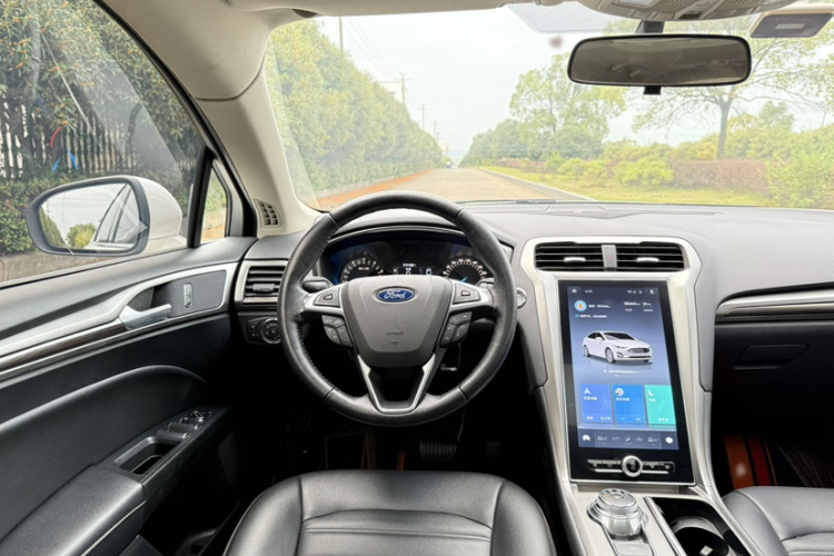 福特 蒙迪欧 2020款 EcoBoost 180 时尚型中控内饰7001