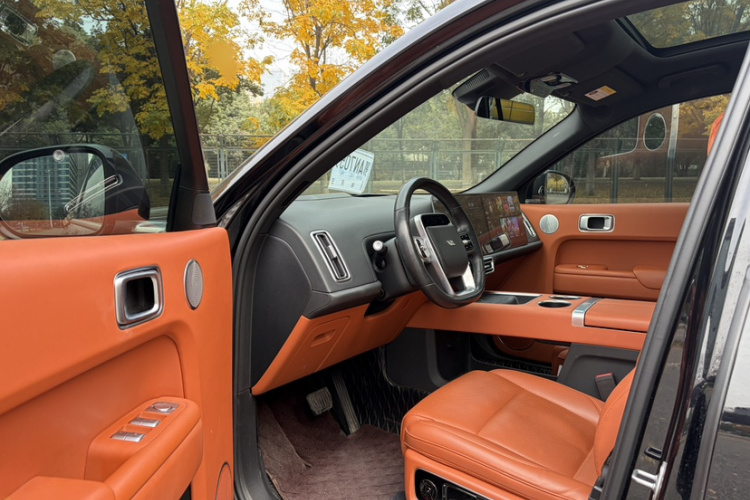 理想汽车 理想L9 2022款 Max中控内饰7005