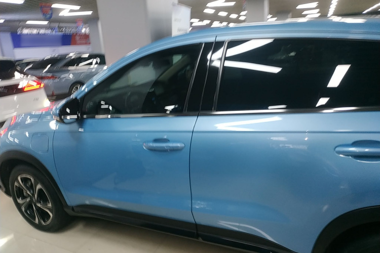 小鹏G3 2020款 460i 智享版车身外观4