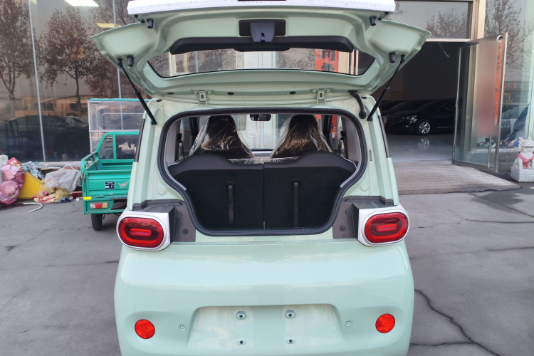 五菱汽车 宏光MINIEV 2024款 第三代 215km 青春版机舱底盘23