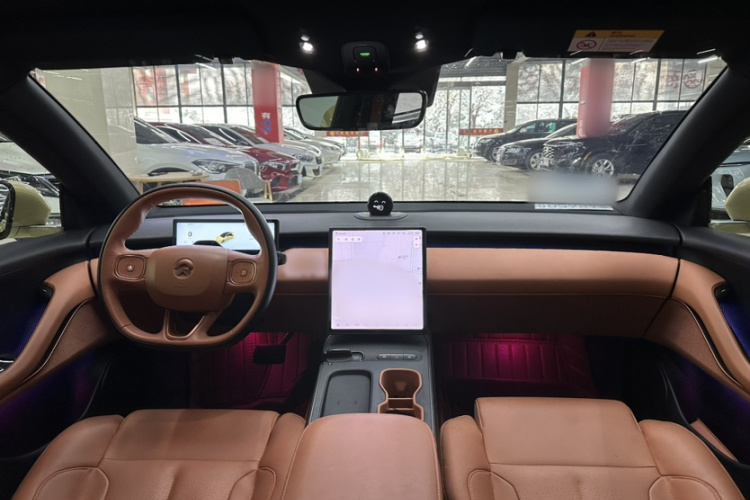 蔚来ET5 2022款 75kWh中控内饰7001