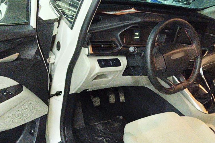 上汽大通MAXUS 大通G50 2023款 1.5T 手动畅游A中控内饰20