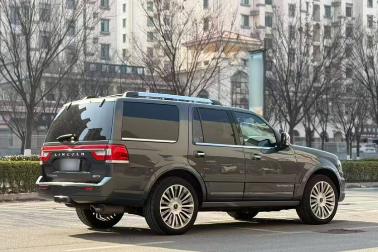林肯 领航员 2016款 3.5T AWD车身外观6005
