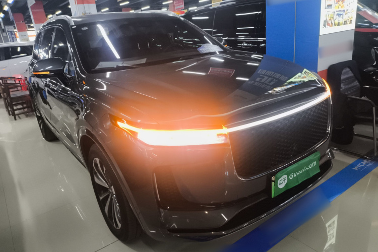 理想汽车 理想ONE 2020款 增程6座版车身外观3