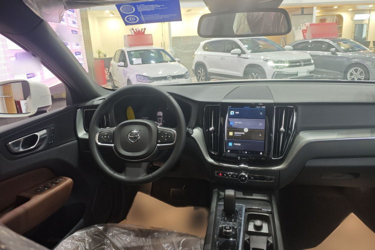 沃尔沃XC60 2024款 B5 四驱智逸豪华版中控内饰7005