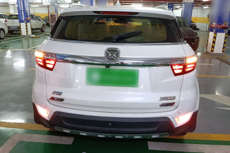 江铃 驭胜S330 2016款 1.5L GTDi 自动两驱尊贵版车身外观6