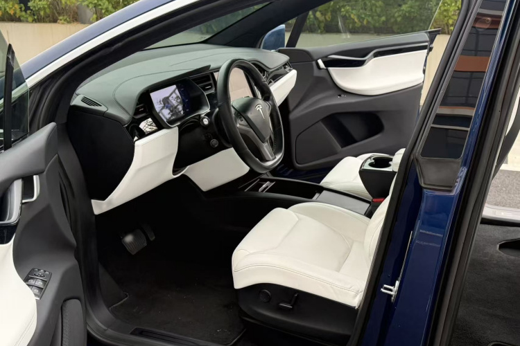 特斯拉 Model X 2019款 长续航版中控内饰7001