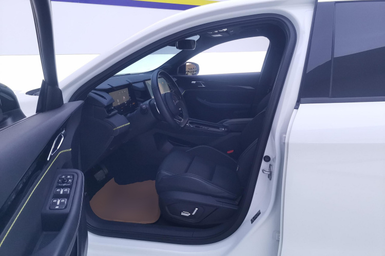 领克03 2023款 1.5TD DCT劲Pro中控内饰19