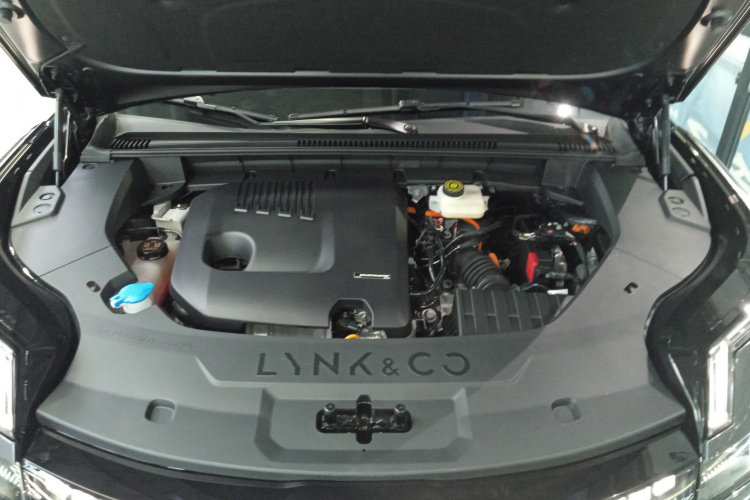 领克08 EM-P 2025款 120km 长续航Halo机舱底盘24