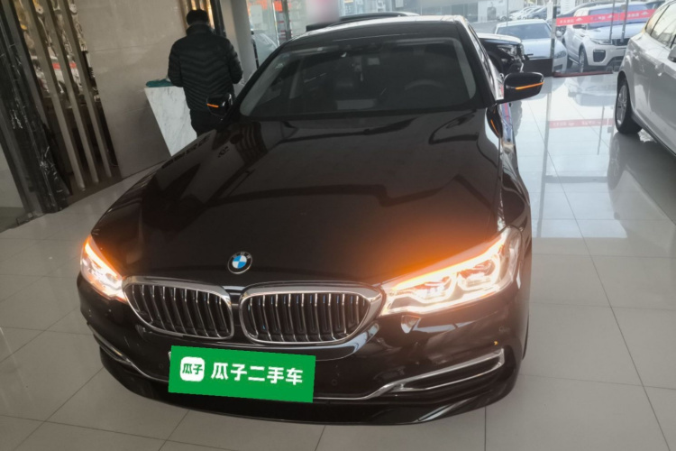 宝马5系新能源 2019款 改款 530Le 豪华套装车身外观2