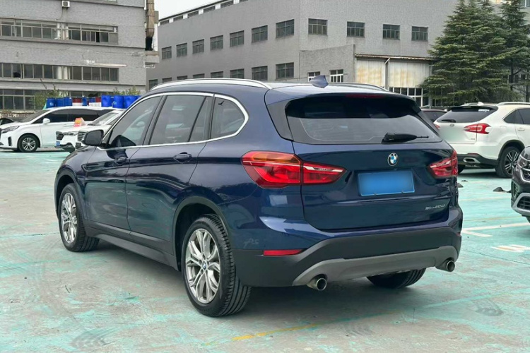 宝马X1 2019款 sDrive20Li 领先型车身外观6003