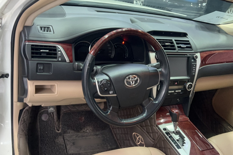 丰田 凯美瑞 2013款 2.0G 舒适版局部细节13