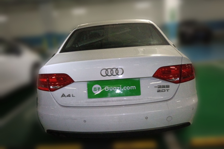 奥迪A4L 2010款 2.0 TFSI 舒适型车身外观6