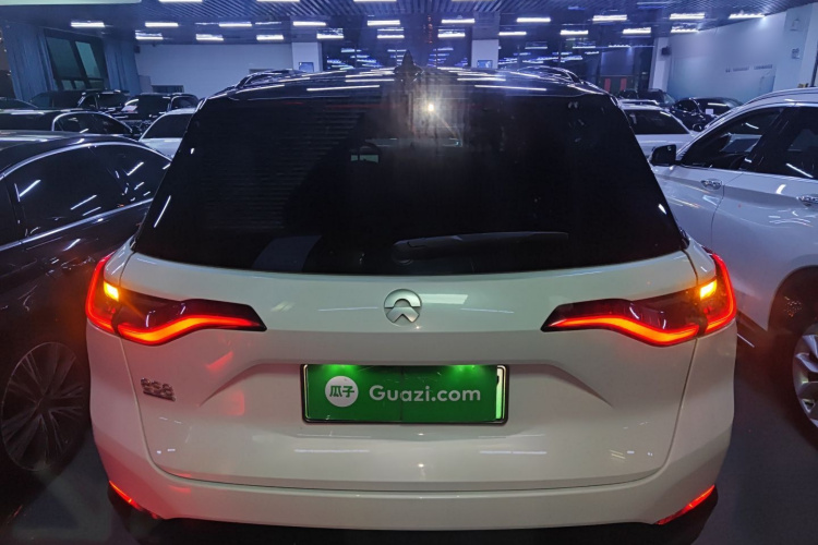 蔚来ES8 2018款 创始版车身外观6