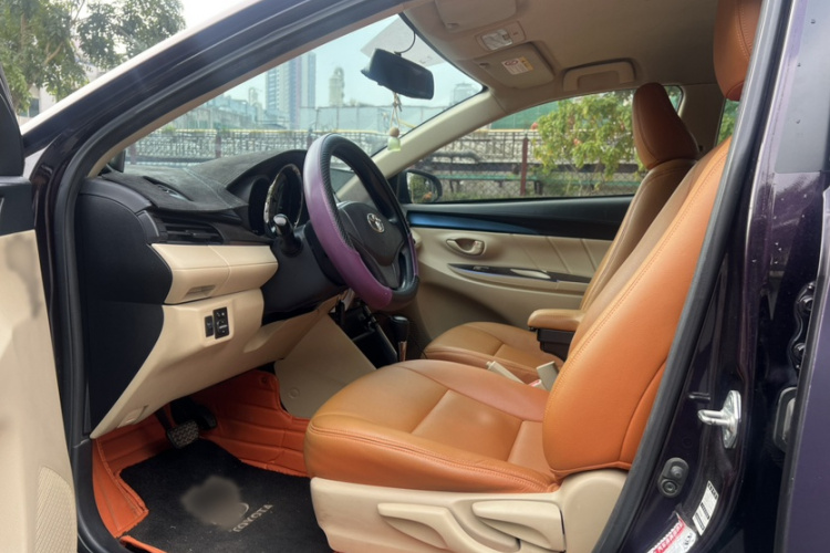 丰田 威驰 2017款 1.5L CVT创行版中控内饰7002