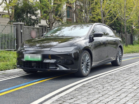 零跑汽车 零跑C01 2024款 纯电 525尊享版