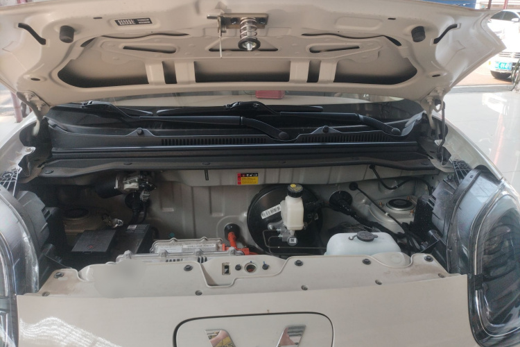 五菱汽车 宏光MINIEV 2025款 四门版 进阶款机舱底盘24