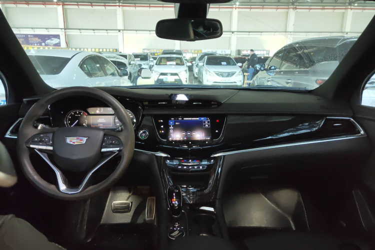 凯迪拉克XT6 2020款 28T 七座豪华运动型至享安全版中控内饰12