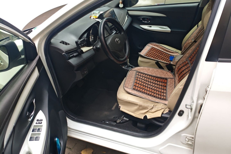 丰田 威驰 2016款 1.5L 自动智臻星耀版中控内饰7003