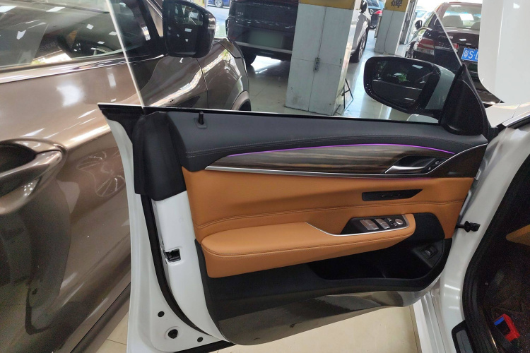 宝马6系GT 2021款 改款 630i 豪华设计套装中控内饰7007