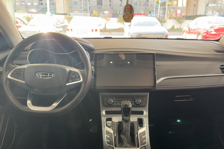 吉利汽车 帝豪 2021款 UP 1.5L CVT豪华型中控内饰7003