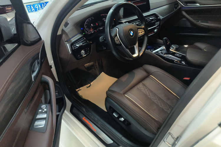 宝马5系 2020款 530Li 尊享型 豪华套装中控内饰7003