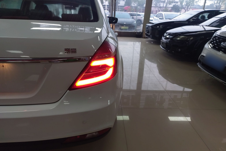 吉利汽车 帝豪 2017款 三厢百万款 1.5L CVT向上版车身外观9