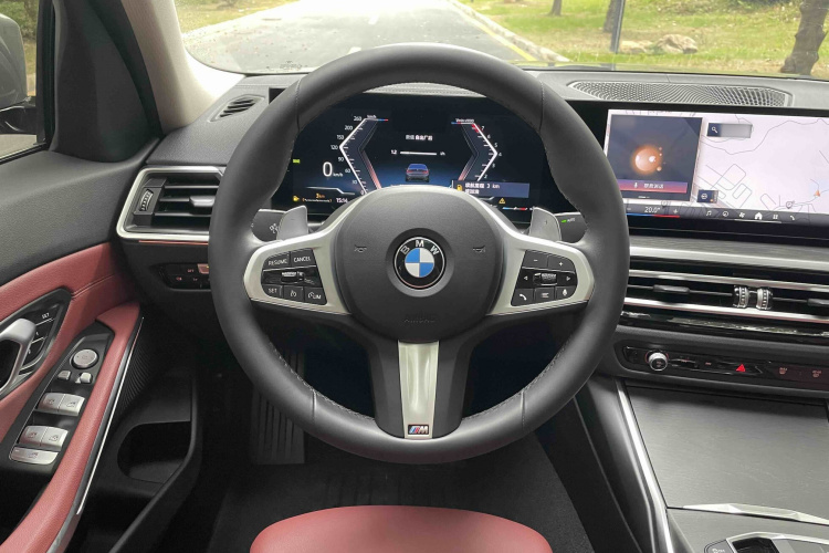 宝马3系 2024款 325i M运动套装中控内饰7009