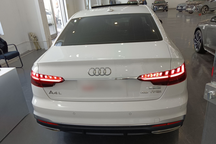奥迪A4L 2024款 40 TFSI 时尚动感型车身外观6