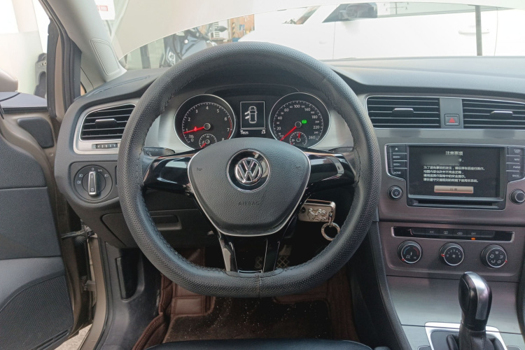 大众 高尔夫 2015款 1.6L 自动舒适型中控内饰13