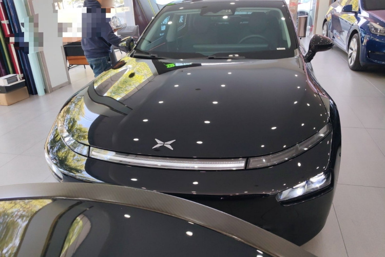 小鹏P7 2022款 625E车身外观2