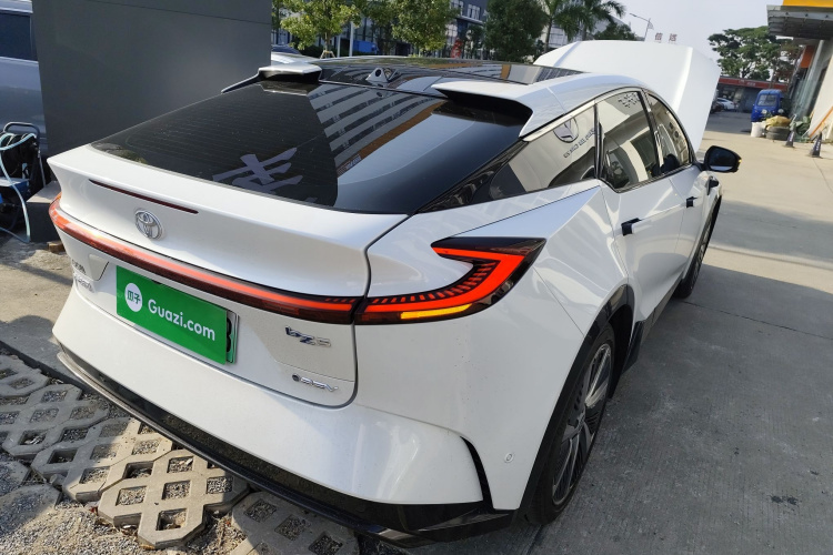 丰田bZ5 2025款 550 PRO智行版车身外观7