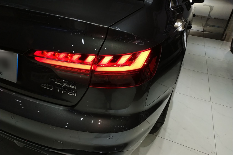 奥迪A4L 2024款 40 TFSI 豪华动感型车身外观6006