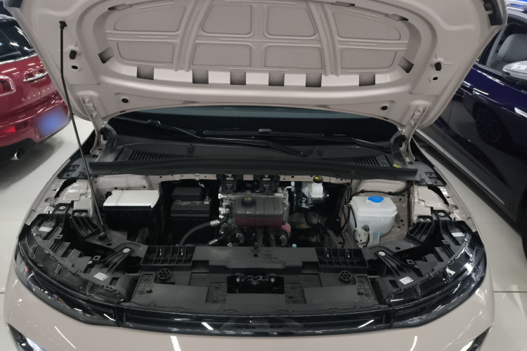 零跑汽车 零跑B01 2025款 550舒享版机舱底盘24