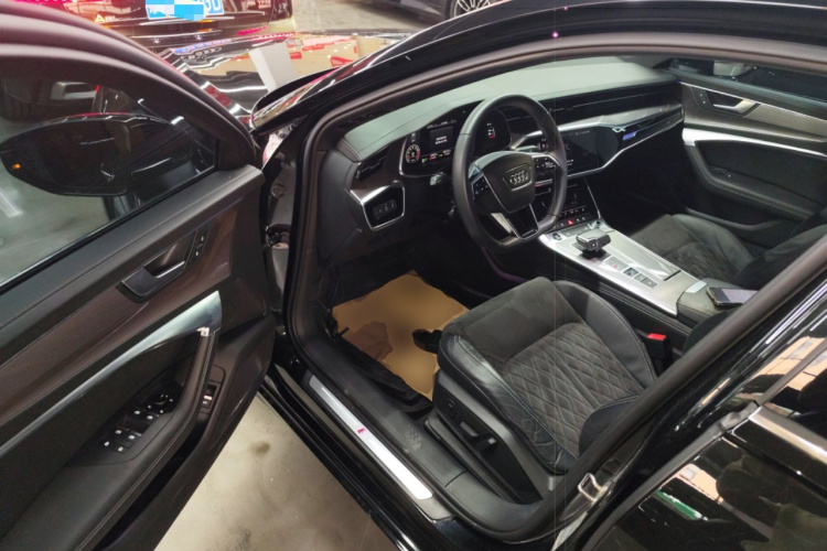 奥迪A6L 2021款 55 TFSI quattro 尊享动感型中控内饰20