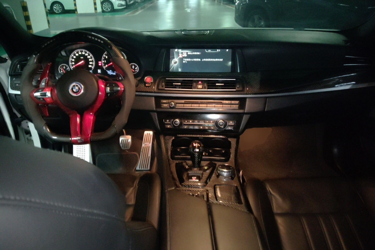 宝马M5 2012款 M5中控内饰12