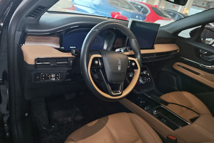 林肯 冒险家 2022款 2.0T 两驱尊雅版中控内饰12