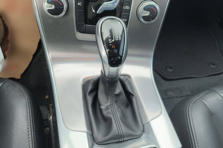 沃尔沃S60 2018款 S60L T3 智进版中控内饰7005