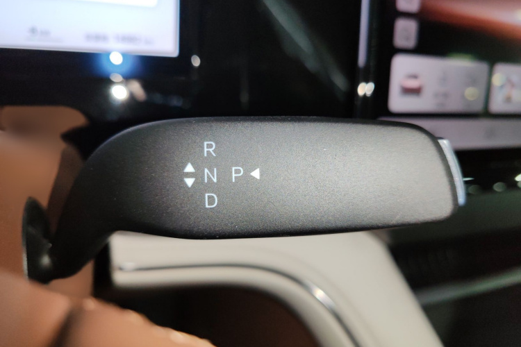 比亚迪 夏 2025款 DM-i 1.5T 180km 卓越型局部细节18