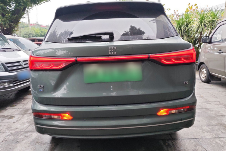 蓝电E5 2023款 1.5L DE-i 110KM旗舰型 7座车身外观6