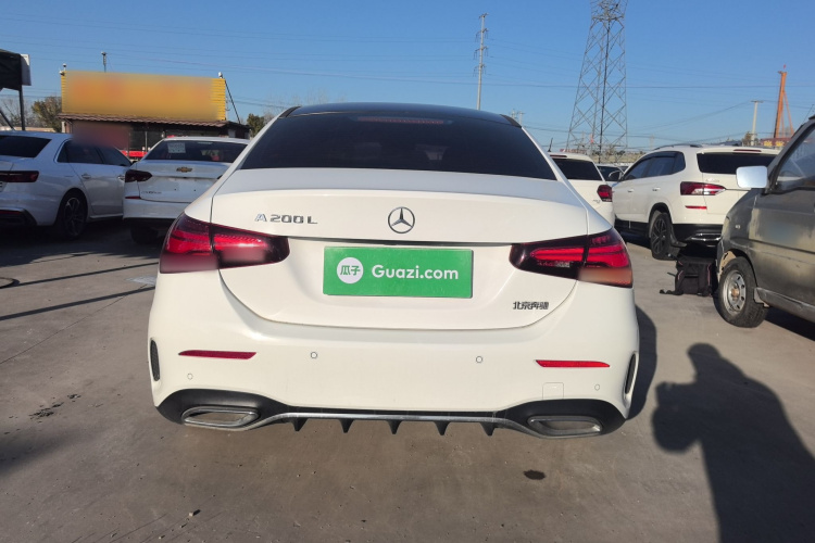 奔驰A级 2024款 A 200 L 时尚型车身外观6