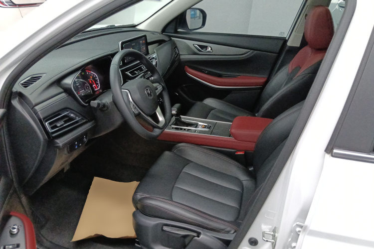 长安CS75 2022款 蓝鲸版 1.5T DCT豪华型中控内饰19