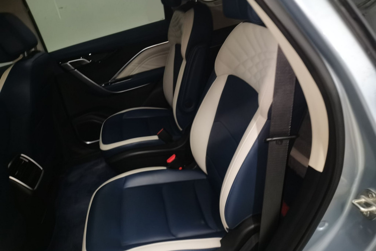 睿蓝汽车 枫叶80v PRO 2022款 舒享型 标准续航版中控内饰7004