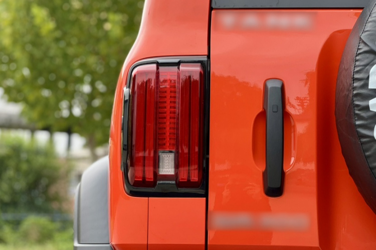 坦克300 2023款 越野版 2.0T 征服者车身外观6006