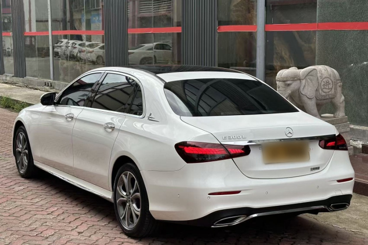 奔驰E级 2021款 改款 E 300 L 运动豪华型车身外观6001