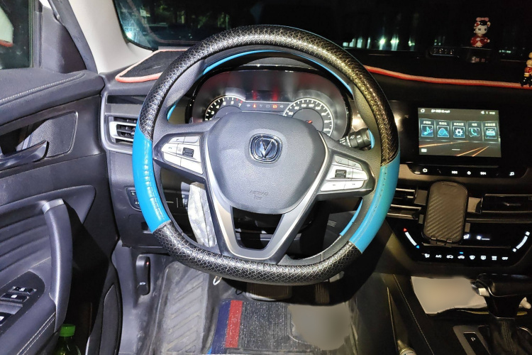 长安CS35PLUS 2021款 荣耀百万版 1.6L CVT精英版局部细节13