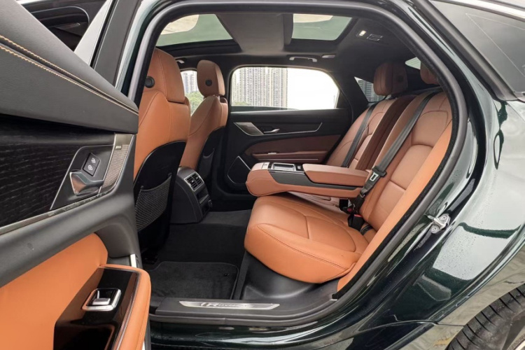 捷豹XFL 2023款 XFL 2.0T P250 两驱精英运动版中控内饰7003