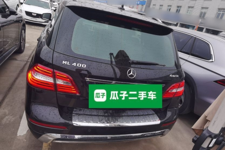 奔驰M级 2014款 ML 400 4MATIC动感型车身外观6